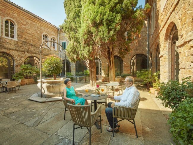 c964aa8f-a081-405e-b977-d5cdfa0a5586